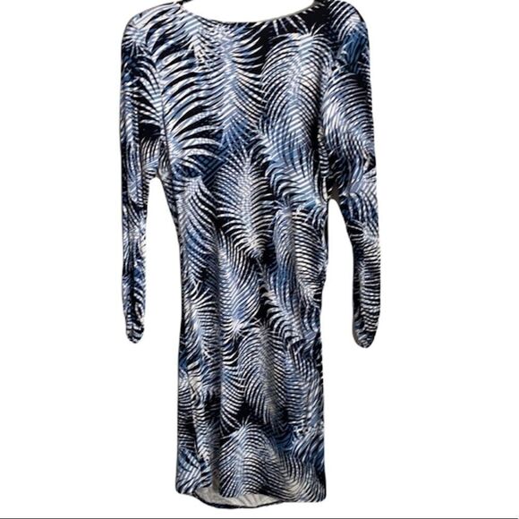 lily Blue Palm Print 3/4 Length Dress - Picture 8 of 16